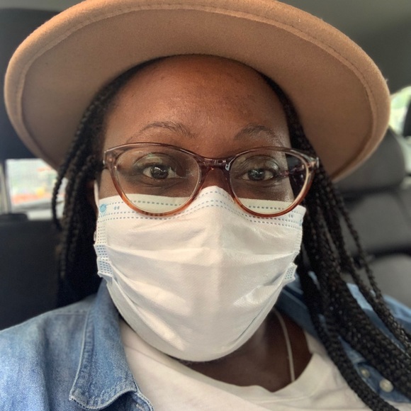 Meet your Posher, Cee - Picture 2 of 2